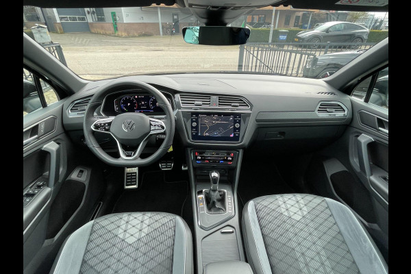 Volkswagen Tiguan 1.5 TSI R-Line | panoramadak | trekhaak.