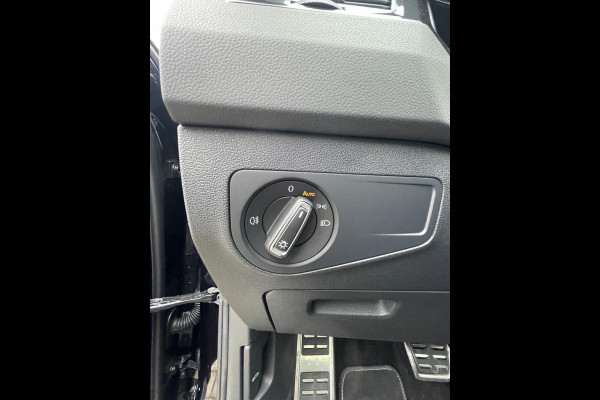 Volkswagen Tiguan 1.5 TSI R-Line | panoramadak | trekhaak.