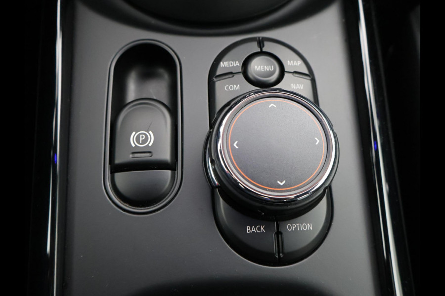 MINI Clubman S 2.0 JOHN COOPER WORKS JCW ALL4 231 PK AUT. + PANORAMA / CAMERA / CARPLAY