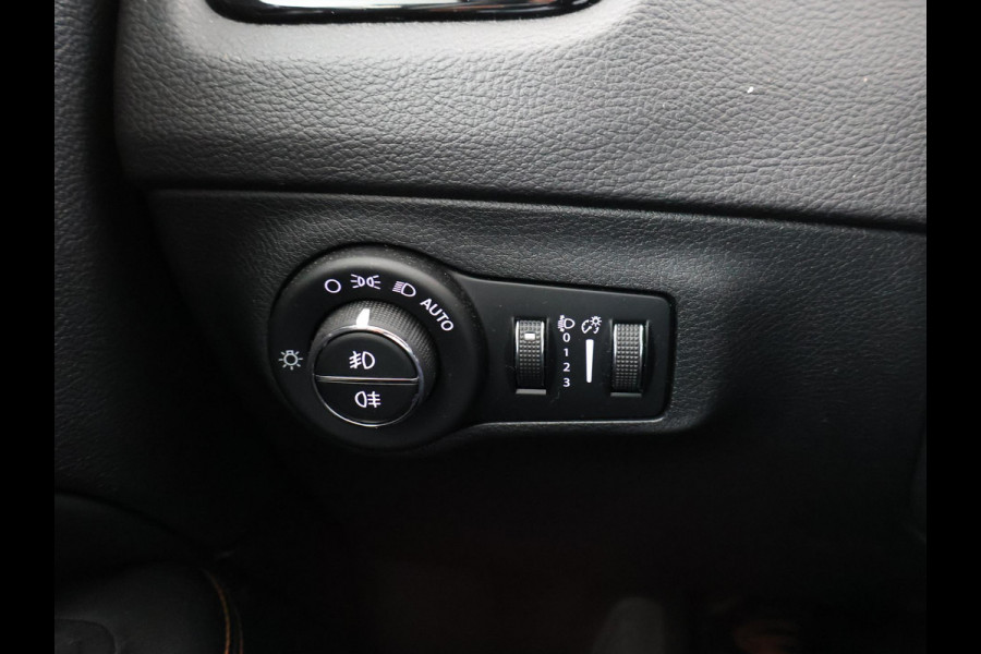 Jeep Compass 2.0 MULTIJET DIESEL 4X4 LIMITED + 1900 KG TREKHAAK | APPLE CARPLAY