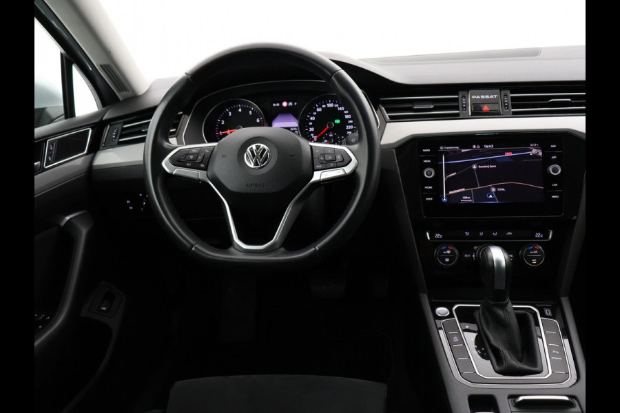 Volkswagen Passat Variant 1.5 TSI 150 PK DSG AUT. + WEGKL. TREKHAAK | 19 INCH LMV | ADAPTIVE CRUISE | APPLE CARPLAY | LED