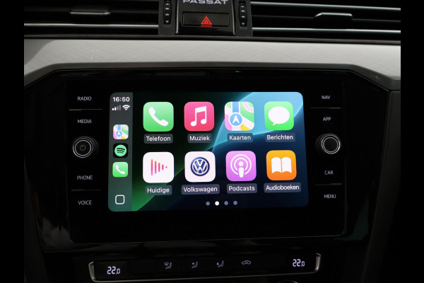 Volkswagen Passat Variant 1.5 TSI 150 PK DSG AUT. + WEGKL. TREKHAAK | 19 INCH LMV | ADAPTIVE CRUISE | APPLE CARPLAY | LED