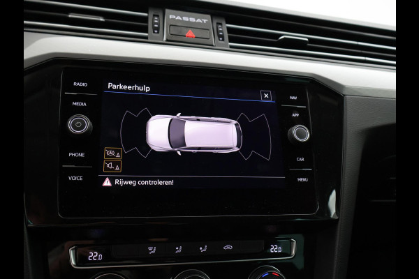 Volkswagen Passat Variant 1.5 TSI 150 PK DSG AUT. + WEGKL. TREKHAAK | 19 INCH LMV | ADAPTIVE CRUISE | APPLE CARPLAY | LED