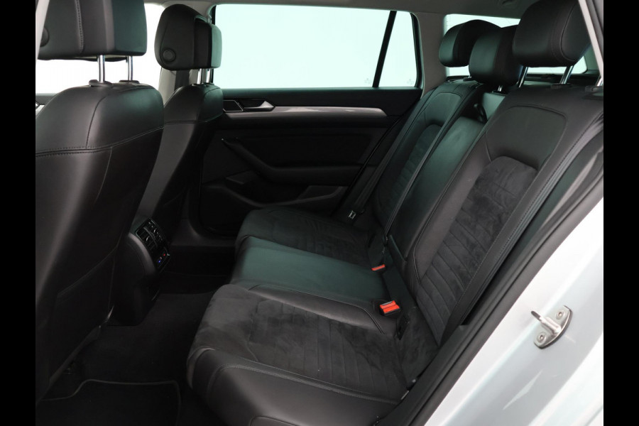Volkswagen Passat Variant 1.5 TSI 150 PK DSG AUT. + WEGKL. TREKHAAK | 19 INCH LMV | ADAPTIVE CRUISE | APPLE CARPLAY | LED