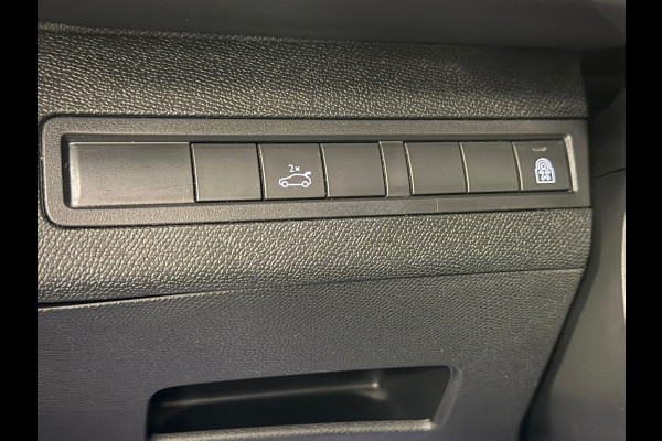 Peugeot 5008 1.2 PureTech Allure 7PERS. AUT. PANO CAMERA NAVI LEDER CRUISE APPLE CARPLAY STOELMASSAGE