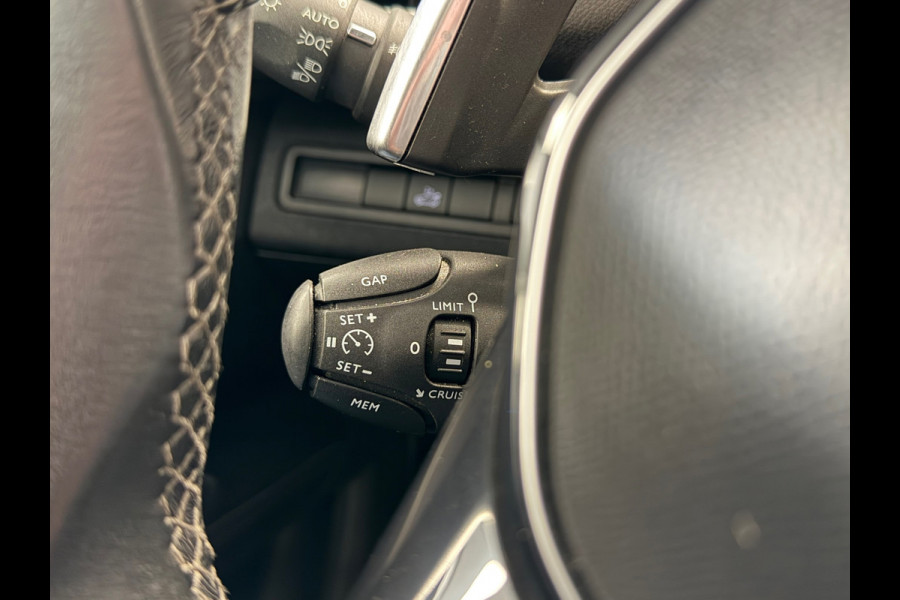 Peugeot 5008 1.2 PureTech Allure 7PERS. AUT. PANO CAMERA NAVI LEDER CRUISE APPLE CARPLAY STOELMASSAGE