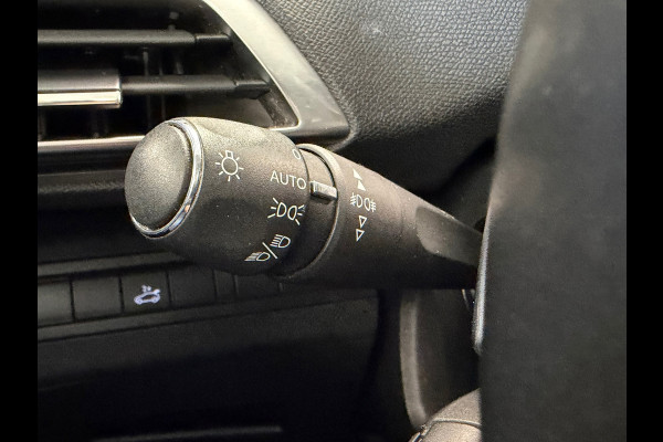 Peugeot 5008 1.2 PureTech Allure 7PERS. AUT. PANO CAMERA NAVI LEDER CRUISE APPLE CARPLAY STOELMASSAGE