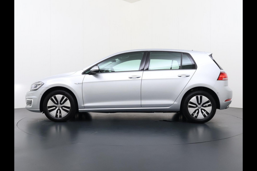Volkswagen e-Golf e-Golf WARMTEPOMP| DODE HOEK| APPLE CARPLAY/ ANDROID AUTO| DIG. DASH | CAMERA| STOELVERW. |