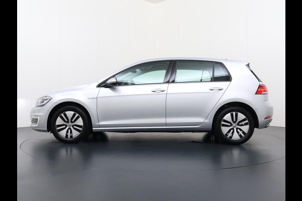 Volkswagen e-Golf e-Golf WARMTEPOMP| DODE HOEK| APPLE CARPLAY/ ANDROID AUTO| DIG. DASH | CAMERA| STOELVERW. |