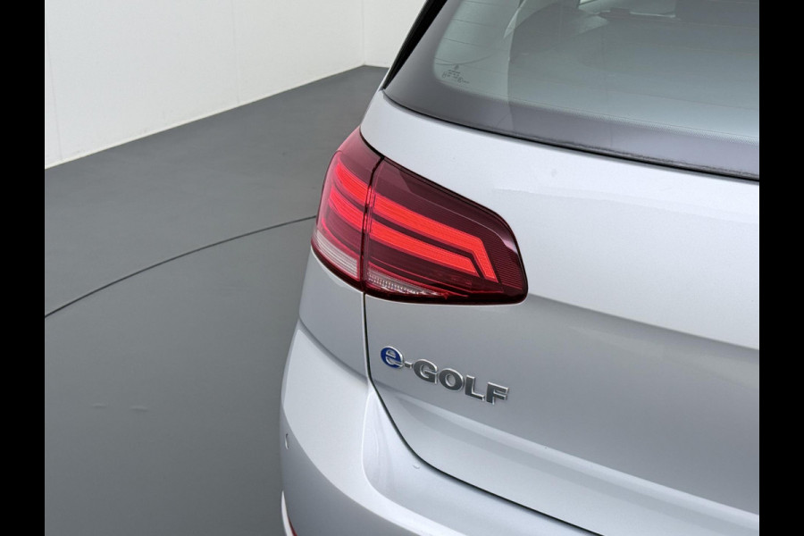 Volkswagen e-Golf e-Golf WARMTEPOMP| DODE HOEK| APPLE CARPLAY/ ANDROID AUTO| DIG. DASH | CAMERA| STOELVERW. |