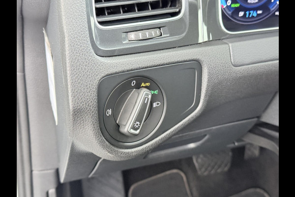 Volkswagen e-Golf e-Golf WARMTEPOMP| DODE HOEK| APPLE CARPLAY/ ANDROID AUTO| DIG. DASH | CAMERA| STOELVERW. |