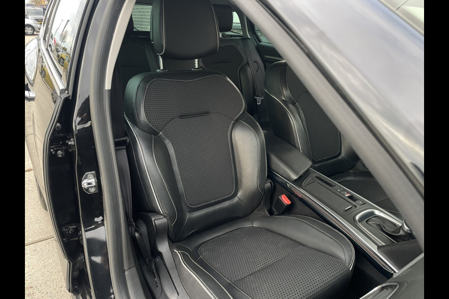 Renault MEGANE Estate 1.3 TCe Bose 163pk | Trekhaak | Camera | Carplay | Navi | Climate