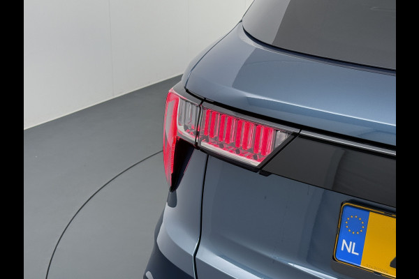 Lynk & Co 01 AUT-7 261pk PHEV Zwarte-Hemel Pano-Schuifdak Lmv 20" 360°Camera Apple Carplay Android Auto Adap.Cruise Navi Pdc Ecc Keyless Led  Elek.Memory.Stoel File assistent Dodehoek detector Elektrisch bedienbare achterklep Rijstrooksensor Wifi Verkeersbord detectie 425Nm koppel 3,7kw laadvermogen 1.800KG-Trekvermogen! €44.880 Nieuwprijs 1e Eigenaar Origineel NLse auto!
