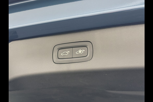 Lynk & Co 01 AUT-7 261pk PHEV Zwarte-Hemel Pano-Schuifdak Lmv 20" 360°Camera Apple Carplay Android Auto Adap.Cruise Navi Pdc Ecc Keyless Led  Elek.Memory.Stoel File assistent Dodehoek detector Elektrisch bedienbare achterklep Rijstrooksensor Wifi Verkeersbord detectie 425Nm koppel 3,7kw laadvermogen 1.800KG-Trekvermogen! €44.880 Nieuwprijs 1e Eigenaar Origineel NLse auto!