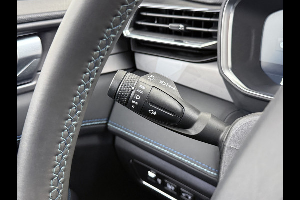 Lynk & Co 01 AUT-7 261pk PHEV Zwarte-Hemel Pano-Schuifdak Lmv 20" 360°Camera Apple Carplay Android Auto Adap.Cruise Navi Pdc Ecc Keyless Led  Elek.Memory.Stoel File assistent Dodehoek detector Elektrisch bedienbare achterklep Rijstrooksensor Wifi Verkeersbord detectie 425Nm koppel 3,7kw laadvermogen 1.800KG-Trekvermogen! €44.880 Nieuwprijs 1e Eigenaar Origineel NLse auto!