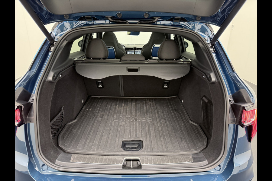 Lynk & Co 01 AUT-7 261pk PHEV Zwarte-Hemel Pano-Schuifdak Lmv 20" 360°Camera Apple Carplay Android Auto Adap.Cruise Navi Pdc Ecc Keyless Led  Elek.Memory.Stoel File assistent Dodehoek detector Elektrisch bedienbare achterklep Rijstrooksensor Wifi Verkeersbord detectie 425Nm koppel 3,7kw laadvermogen 1.800KG-Trekvermogen! €44.880 Nieuwprijs 1e Eigenaar Origineel NLse auto!