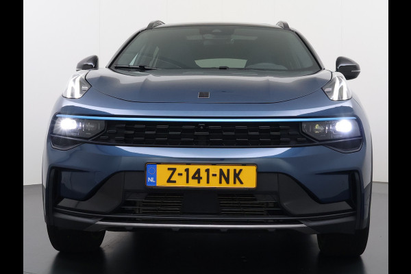 Lynk & Co 01 AUT-7 261pk PHEV Zwarte-Hemel Pano-Schuifdak Lmv 20" 360°Camera Apple Carplay Android Auto Adap.Cruise Navi Pdc Ecc Keyless Led  Elek.Memory.Stoel File assistent Dodehoek detector Elektrisch bedienbare achterklep Rijstrooksensor Wifi Verkeersbord detectie 425Nm koppel 3,7kw laadvermogen 1.800KG-Trekvermogen! €44.880 Nieuwprijs 1e Eigenaar Origineel NLse auto!