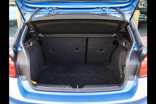 BMW 1-serie 118i Corporate Lease Executive | M-Sport | Shadowline | Leder | Stoelverw. | 18" LM