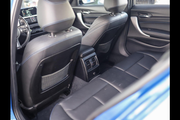 BMW 1-serie 118i Corporate Lease Executive | M-Sport | Shadowline | Leder | Stoelverw. | 18" LM