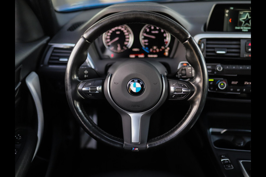 BMW 1-serie 118i Corporate Lease Executive | M-Sport | Shadowline | Leder | Stoelverw. | 18" LM