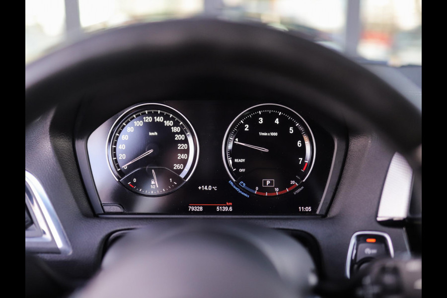 BMW 1-serie 118i Corporate Lease Executive | M-Sport | Shadowline | Leder | Stoelverw. | 18" LM