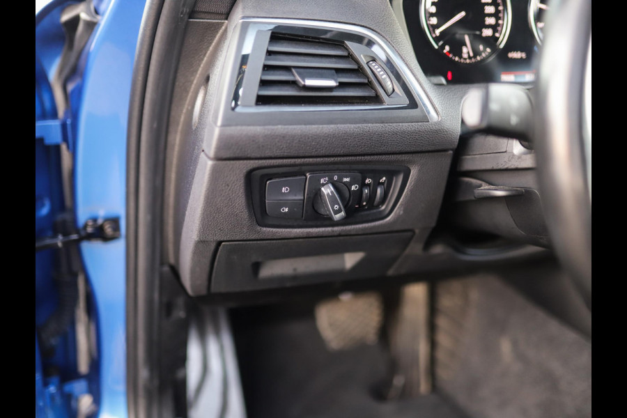 BMW 1-serie 118i Corporate Lease Executive | M-Sport | Shadowline | Leder | Stoelverw. | 18" LM