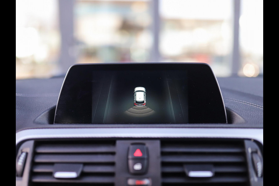 BMW 1-serie 118i Corporate Lease Executive | M-Sport | Shadowline | Leder | Stoelverw. | 18" LM