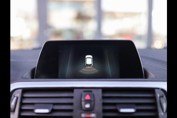 BMW 1-serie 118i Corporate Lease Executive | M-Sport | Shadowline | Leder | Stoelverw. | 18" LM