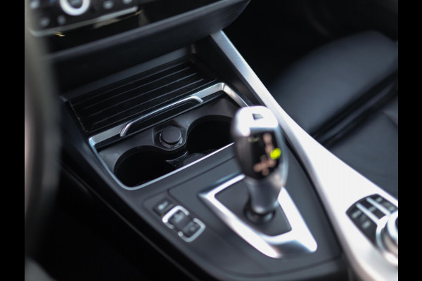 BMW 1-serie 118i Corporate Lease Executive | M-Sport | Shadowline | Leder | Stoelverw. | 18" LM