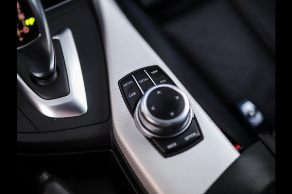 BMW 1-serie 118i Corporate Lease Executive | M-Sport | Shadowline | Leder | Stoelverw. | 18" LM