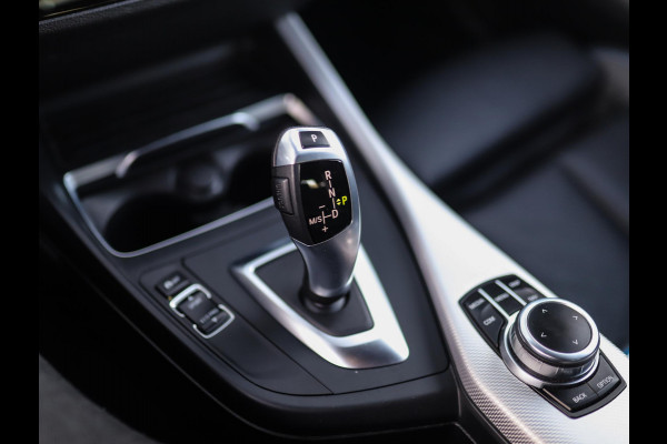 BMW 1-serie 118i Corporate Lease Executive | M-Sport | Shadowline | Leder | Stoelverw. | 18" LM