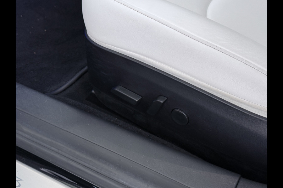 Tesla Model 3 Long Range AWD 75kWh 463PK 19"Lmv Priv.Glas Ivory-interieur ! FSD-3 Computer Premium Audio AutoPilot Panoramadak Camera's Leer A 4WD Stoel en achterbank verwarming Elektr.Stoelen+Memory+Easy-Entry WiFi SOH 91% Fabrieksgarantie op Accu en motor tot 192.000km / 18-11-2027 1e Eigenaar Origineel Nederlandse Auto 61.000 nieuw!
