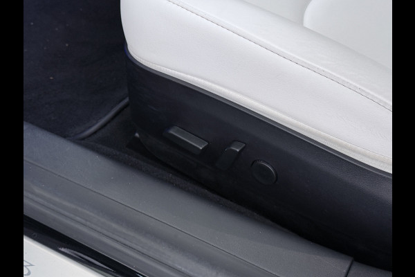 Tesla Model 3 Long Range AWD 75kWh 463PK 19"Lmv Priv.Glas Ivory-interieur ! FSD-3 Computer Premium Audio AutoPilot Panoramadak Camera's Leer A 4WD Stoel en achterbank verwarming Elektr.Stoelen+Memory+Easy-Entry WiFi SOH 91% Fabrieksgarantie op Accu en motor tot 192.000km / 18-11-2027 1e Eigenaar Origineel Nederlandse Auto 61.000 nieuw!
