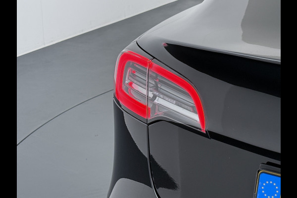 Tesla Model 3 Long Range AWD 75kWh 463PK 19"Lmv Priv.Glas Ivory-interieur ! FSD-3 Computer Premium Audio AutoPilot Panoramadak Camera's Leer A 4WD Stoel en achterbank verwarming Elektr.Stoelen+Memory+Easy-Entry WiFi SOH 91% Fabrieksgarantie op Accu en motor tot 192.000km / 18-11-2027 1e Eigenaar Origineel Nederlandse Auto 61.000 nieuw!
