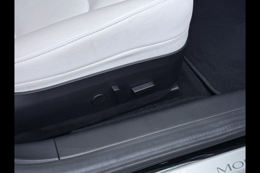 Tesla Model 3 Long Range AWD 75kWh 463PK 19"Lmv Priv.Glas Ivory-interieur ! FSD-3 Computer Premium Audio AutoPilot Panoramadak Camera's Leer A 4WD Stoel en achterbank verwarming Elektr.Stoelen+Memory+Easy-Entry WiFi SOH 91% Fabrieksgarantie op Accu en motor tot 192.000km / 18-11-2027 1e Eigenaar Origineel Nederlandse Auto 61.000 nieuw!