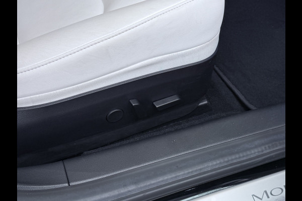 Tesla Model 3 Long Range AWD 75kWh 463PK 19"Lmv Priv.Glas Ivory-interieur ! FSD-3 Computer Premium Audio AutoPilot Panoramadak Camera's Leer A 4WD Stoel en achterbank verwarming Elektr.Stoelen+Memory+Easy-Entry WiFi SOH 91% Fabrieksgarantie op Accu en motor tot 192.000km / 18-11-2027 1e Eigenaar Origineel Nederlandse Auto 61.000 nieuw!