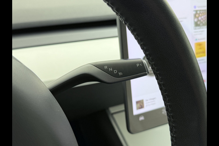 Tesla Model 3 Long Range AWD 75kWh 463PK 19"Lmv Priv.Glas Ivory-interieur ! FSD-3 Computer Premium Audio AutoPilot Panoramadak Camera's Leer A 4WD Stoel en achterbank verwarming Elektr.Stoelen+Memory+Easy-Entry WiFi SOH 91% Fabrieksgarantie op Accu en motor tot 192.000km / 18-11-2027 1e Eigenaar Origineel Nederlandse Auto 61.000 nieuw!
