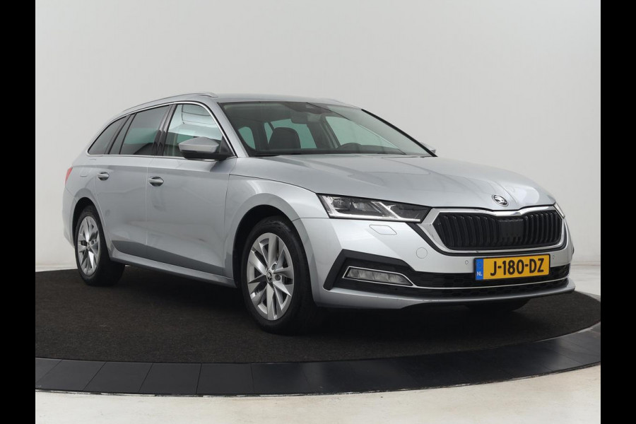 Škoda Octavia 1.5 TSI First Edition | Stoelverwarming | Adaptive cruise | Carplay | Sfeerverlichting | Matrix LED | Navigatie | Parkeerhulp | Keyless | DAB | Virtual Cockpit