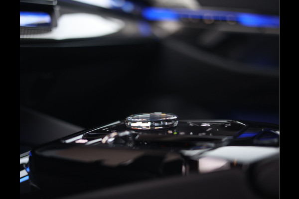 BMW 5 Serie Touring 550e xDrive | Pano - Trekhaak - B&W