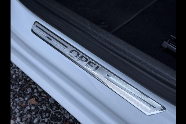 Opel Astra Sports Tourer 1.2 Ultimate 2e Eigenaar,Navi,Clima,Camera,Cruise,PDC V+A,N.A.P,Dealer Onderhouden,6 Bak,146pk,APK tot 04-2026