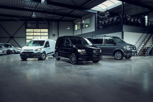 Mercedes-Benz V-Klasse 250d Extra Lang DC Avantgarde Edition / 190 PK / Trekhaak / NAVI + Camera / Leder + Stoelverwarming