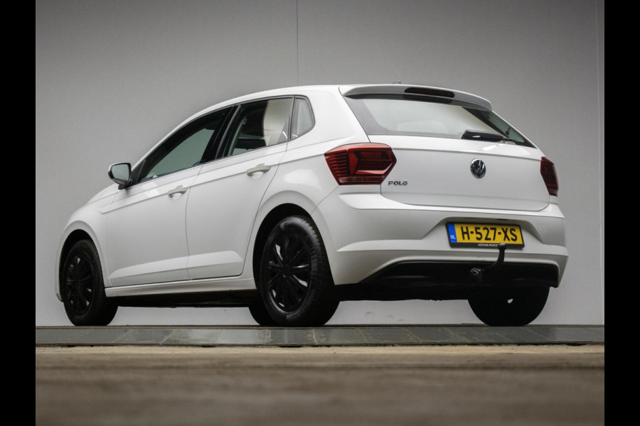 Volkswagen Polo 1.0 TSI Comfortline Sport (APPLE CARPLAY,GROOT NAVI,LED,CRUISE,TREKHAAK,DAB,SPORTSTOELEN,NETTE STAAT)