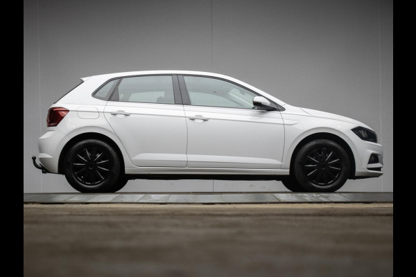 Volkswagen Polo 1.0 TSI Comfortline Sport (APPLE CARPLAY,GROOT NAVI,LED,CRUISE,TREKHAAK,DAB,SPORTSTOELEN,NETTE STAAT)