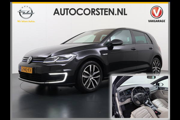 Volkswagen e-Golf Leer Warmtepomp LED+ Apple Carplay Android Navi Adaptieve-Cr. Digit.Dashb. PDC-v+a DAB 17" Ecc Led Premium Audio High-End- Dynaudio Zwarte-Hemel Lmv Privacy Glas Spiegel Pakket Virtual Cockpit Leder Pakket Stoelverwarming Origineel Nederlandse Auto Dealeronderhouden € 48.000 Nieuw!