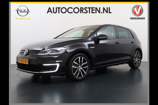 Volkswagen e-Golf Leer Warmtepomp LED+ Apple Carplay Android Navi Adaptieve-Cr. Digit.Dashb. PDC-v+a DAB 17" Ecc Led Premium Audio High-End- Dynaudio Zwarte-Hemel Lmv Privacy Glas Spiegel Pakket Virtual Cockpit Leder Pakket Stoelverwarming Origineel Nederlandse Auto Dealeronderhouden € 48.000 Nieuw!