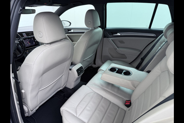 Volkswagen e-Golf Leer Warmtepomp LED+ Apple Carplay Android Navi Adaptieve-Cr. Digit.Dashb. PDC-v+a DAB 17" Ecc Led Premium Audio High-End- Dynaudio Zwarte-Hemel Lmv Privacy Glas Spiegel Pakket Virtual Cockpit Leder Pakket Stoelverwarming Origineel Nederlandse Auto Dealeronderhouden € 48.000 Nieuw!