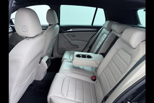 Volkswagen e-Golf Leer Warmtepomp LED+ Apple Carplay Android Navi Adaptieve-Cr. Digit.Dashb. PDC-v+a DAB 17" Ecc Led Premium Audio High-End- Dynaudio Zwarte-Hemel Lmv Privacy Glas Spiegel Pakket Virtual Cockpit Leder Pakket Stoelverwarming Origineel Nederlandse Auto Dealeronderhouden € 48.000 Nieuw!