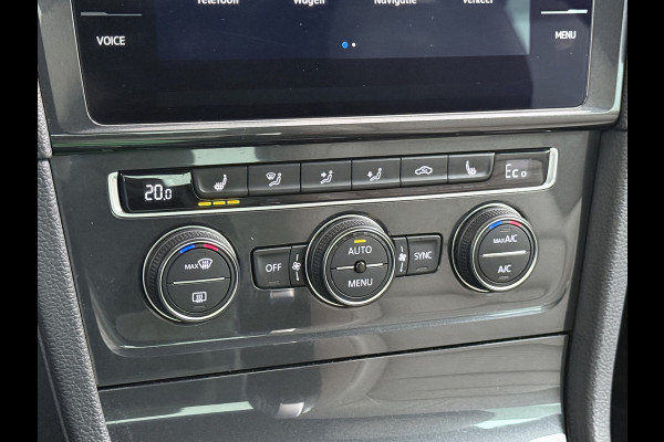 Volkswagen e-Golf Leer Warmtepomp LED+ Apple Carplay Android Navi Adaptieve-Cr. Digit.Dashb. PDC-v+a DAB 17" Ecc Led Premium Audio High-End- Dynaudio Zwarte-Hemel Lmv Privacy Glas Spiegel Pakket Virtual Cockpit Leder Pakket Stoelverwarming Origineel Nederlandse Auto Dealeronderhouden € 48.000 Nieuw!