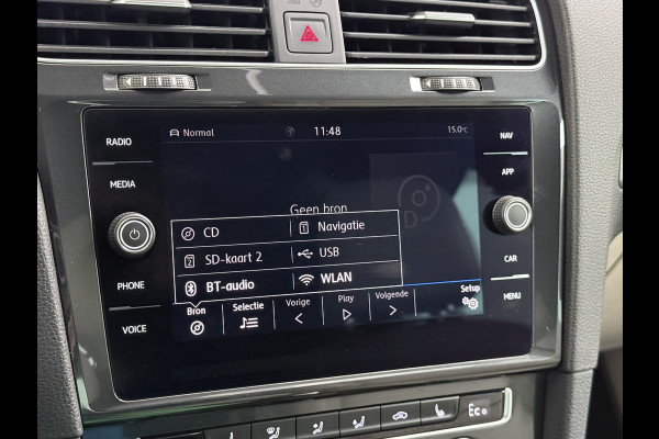 Volkswagen e-Golf Leer Warmtepomp LED+ Apple Carplay Android Navi Adaptieve-Cr. Digit.Dashb. PDC-v+a DAB 17" Ecc Led Premium Audio High-End- Dynaudio Zwarte-Hemel Lmv Privacy Glas Spiegel Pakket Virtual Cockpit Leder Pakket Stoelverwarming Origineel Nederlandse Auto Dealeronderhouden € 48.000 Nieuw!