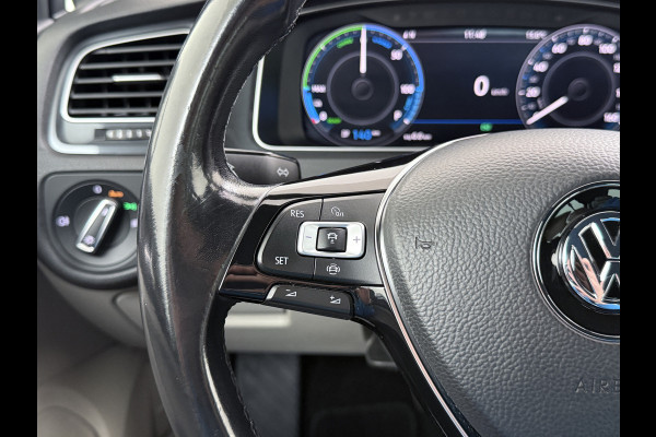 Volkswagen e-Golf Leer Warmtepomp LED+ Apple Carplay Android Navi Adaptieve-Cr. Digit.Dashb. PDC-v+a DAB 17" Ecc Led Premium Audio High-End- Dynaudio Zwarte-Hemel Lmv Privacy Glas Spiegel Pakket Virtual Cockpit Leder Pakket Stoelverwarming Origineel Nederlandse Auto Dealeronderhouden € 48.000 Nieuw!